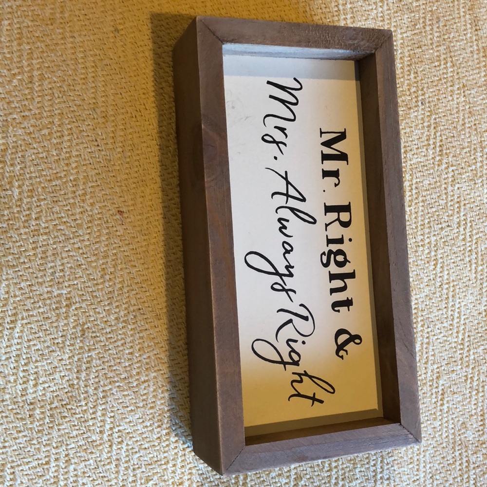 Mr and Mrs Right sign